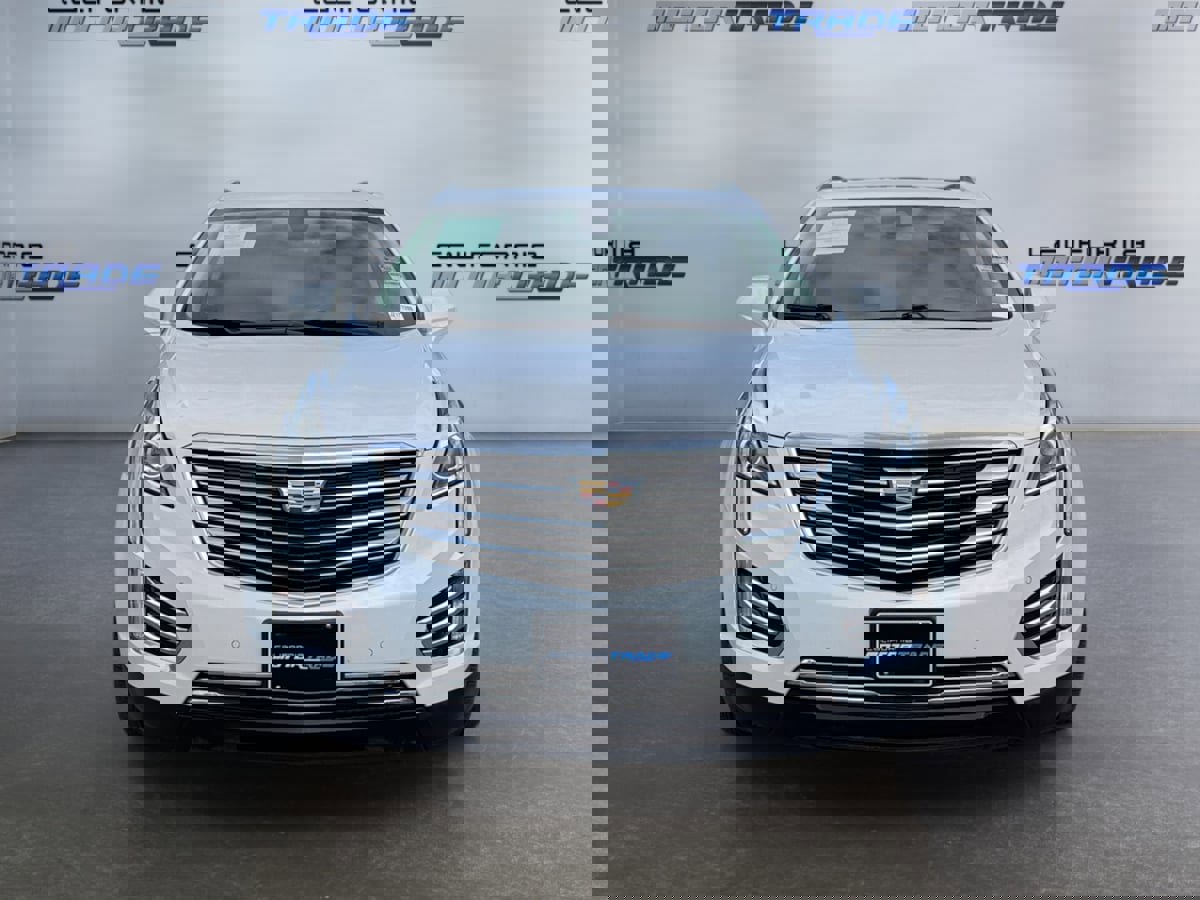 Used 2018 Cadillac XT5 Luxury w/ Driver Awareness Package image 2