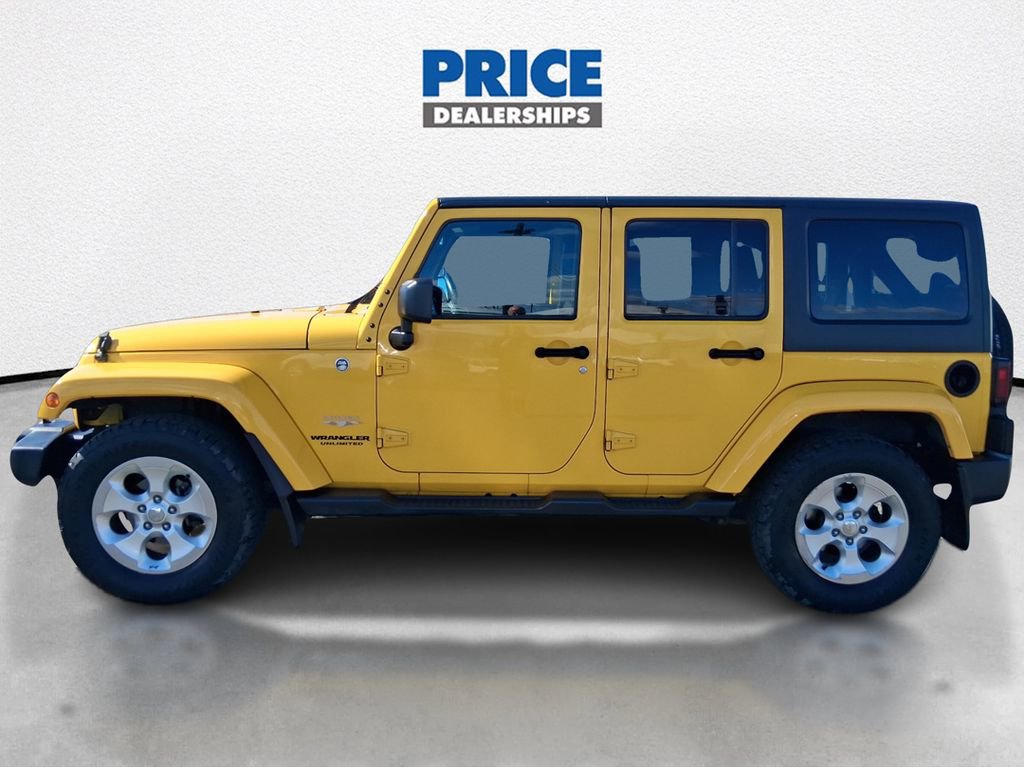 Used 2015 Jeep Wrangler Unlimited Sahara w/ Connectivity Group AWD/4WD image 8