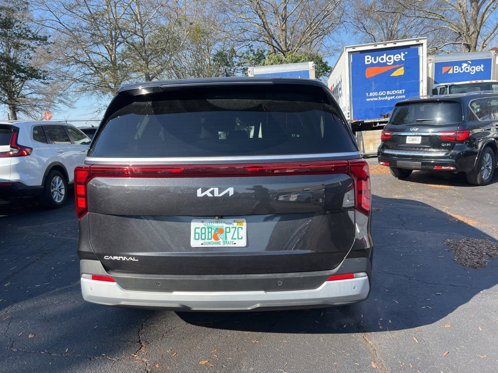 Used 2025 Kia Carnival image 6