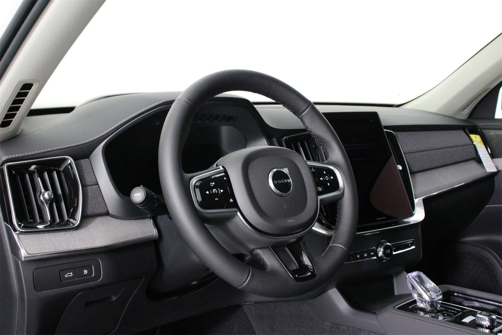 New 2026 Volvo XC90 T8 Ultra image 8