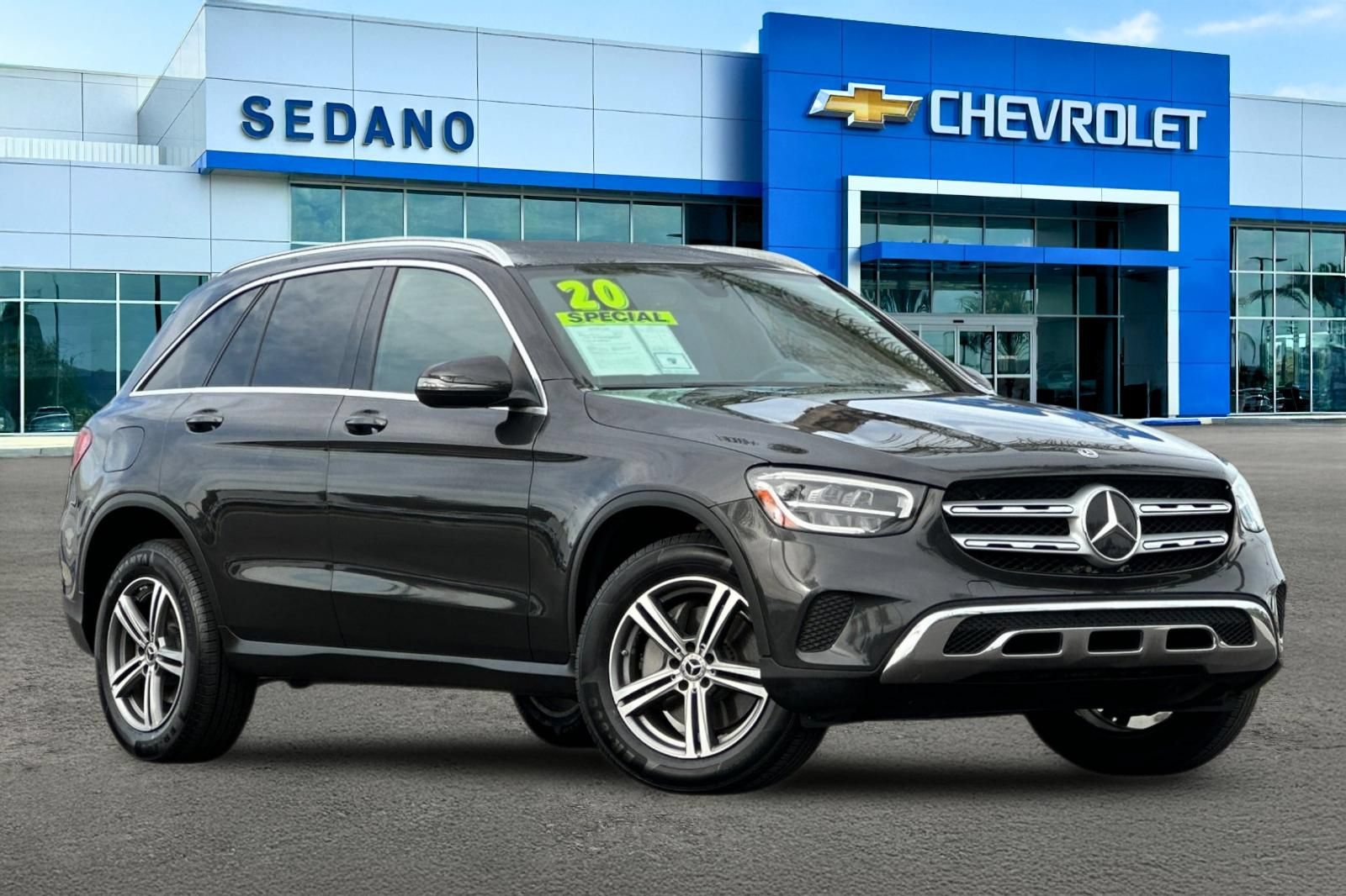 Used 2020 Mercedes-Benz GLC 300 4MATIC image 2