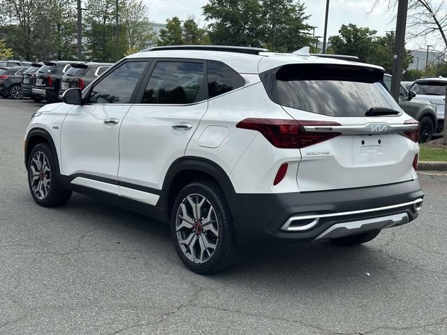Used 2023 Kia Seltos SX w/ SX Sunroof Package AWD/4WD image 4