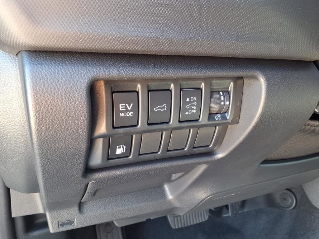 Certified 2025 Subaru Forester Limited image 12