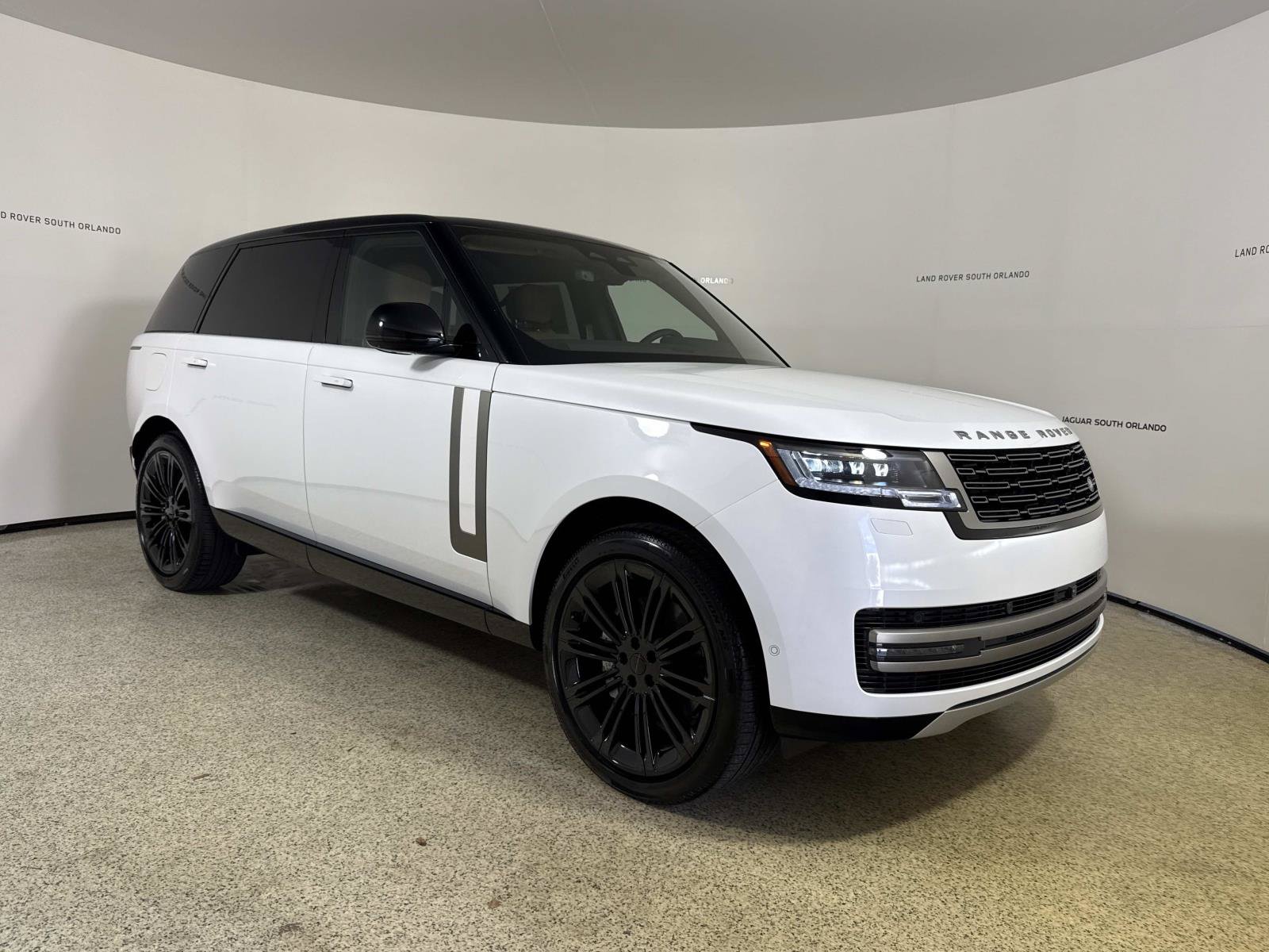 New 2026 Land Rover Range Rover Long Wheelbase SE AWD/4WD image 7
