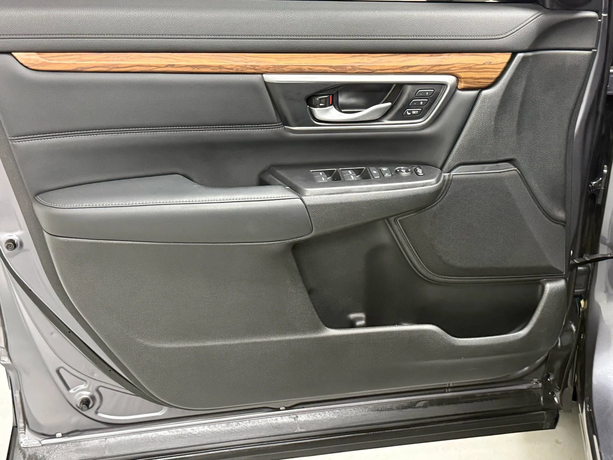 Used 2022 Honda CR-V EX-L image 25