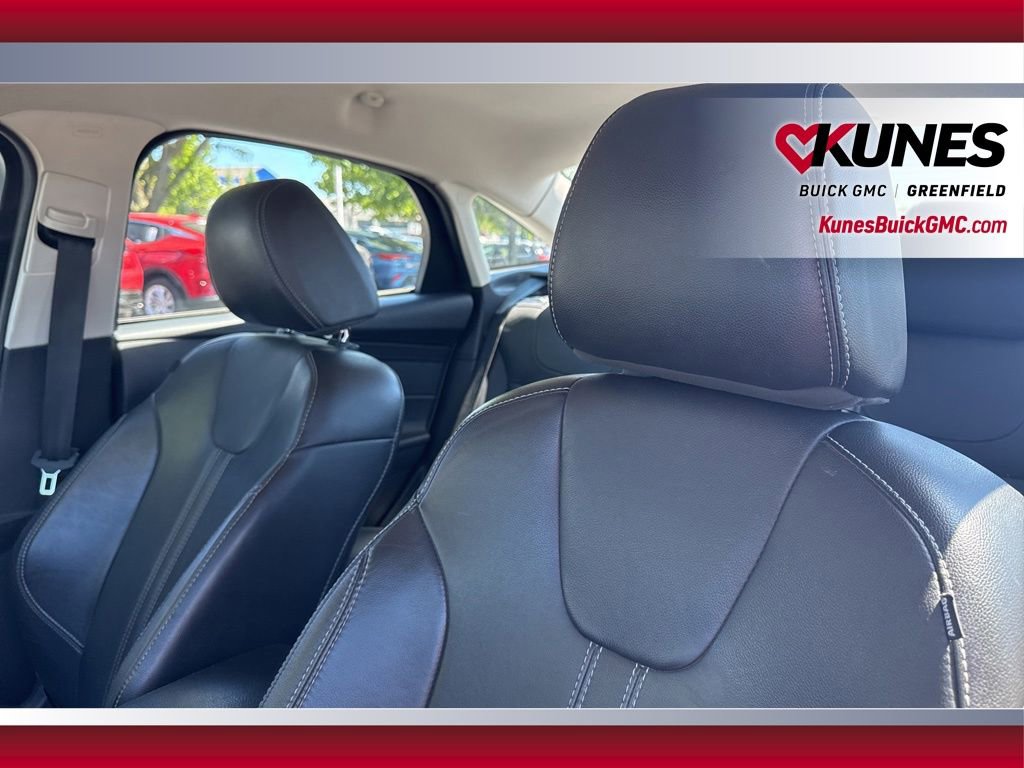 Used 2013 Ford Focus SE FWD image 19