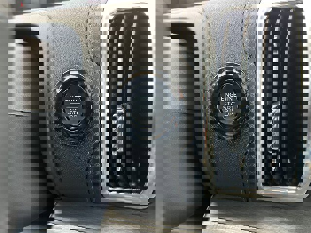 Certified 2025 Ford Expedition Max Platinum image 20