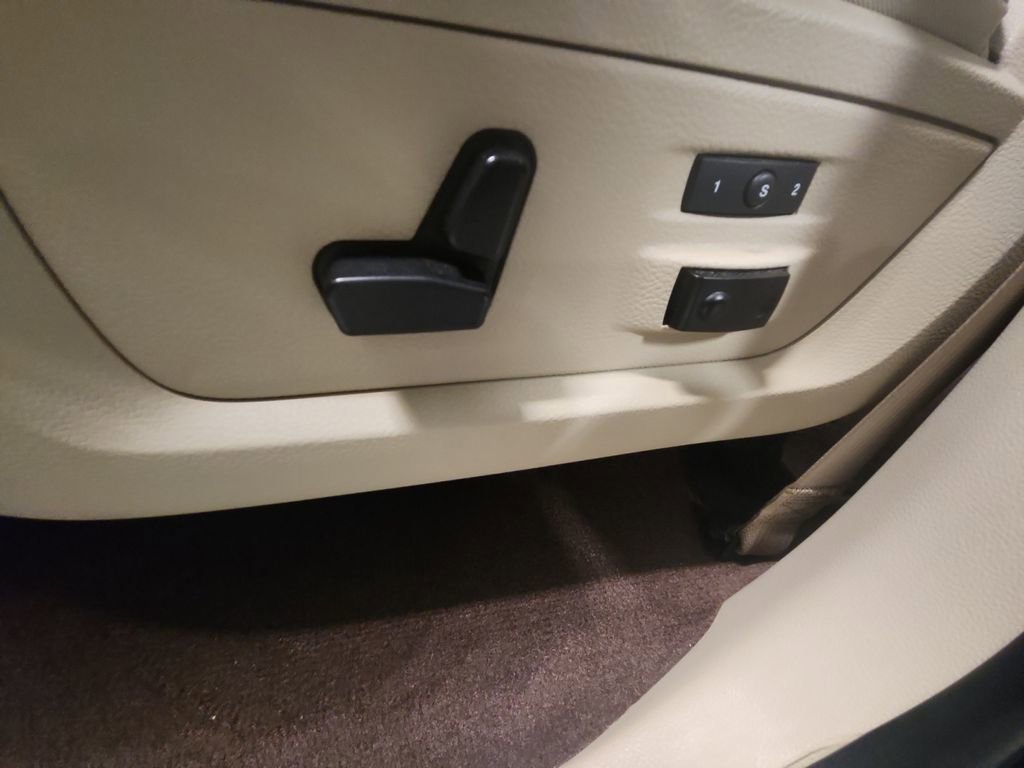 Used 2017 RAM 1500 Laramie w/ Convenience Group image 13