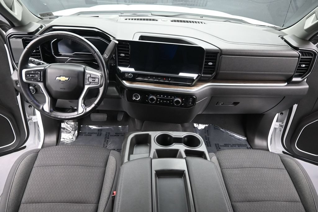 Used 2022 Chevrolet Silverado 1500 LT AWD/4WD image 16