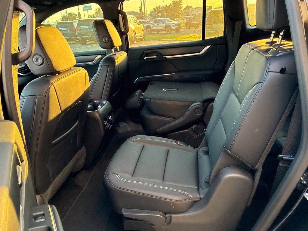 Used 2026 GMC Acadia Elevation w/ Elevation Premium Package FWD image 31