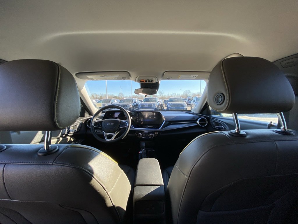 Used 2025 Chevrolet Trax ACTIV w/ Driver Confidence Package image 23