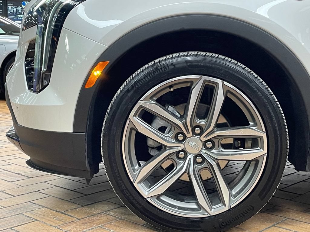 Used 2023 Cadillac XT4 Sport w/ Cold Weather Package AWD/4WD image 5