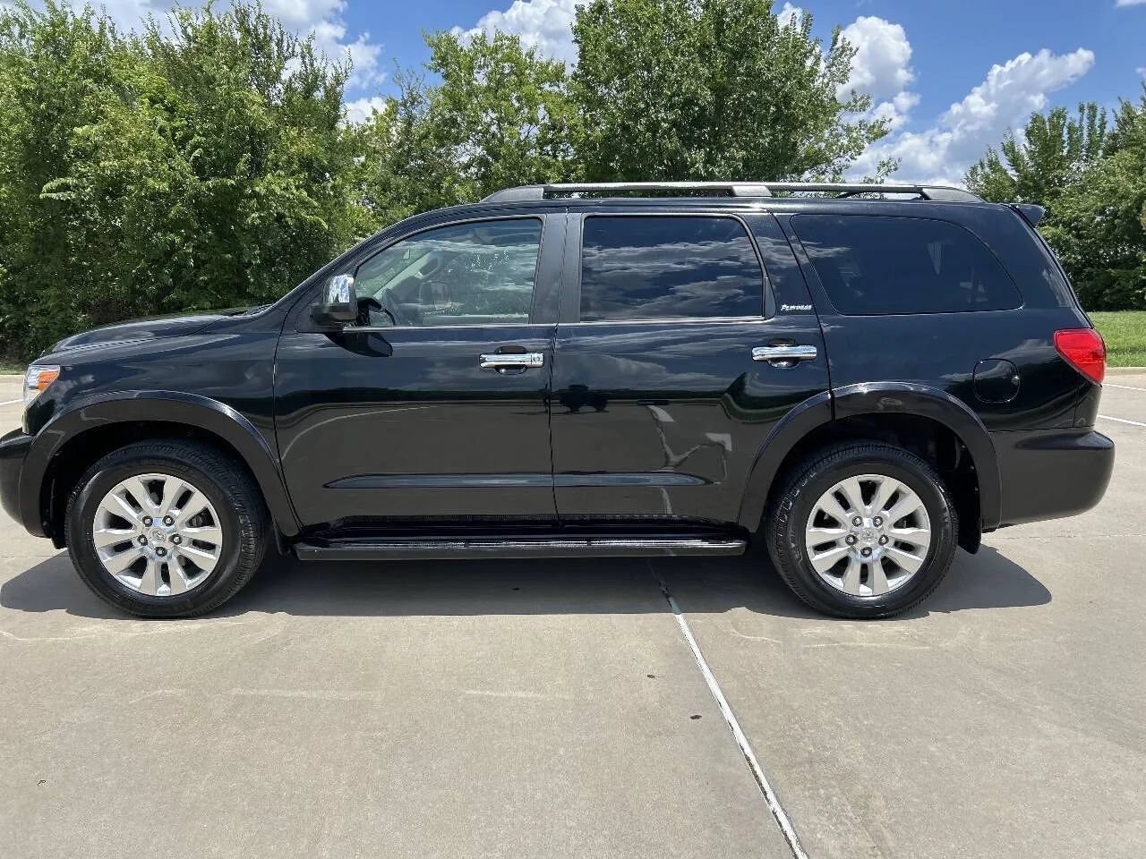 Used 2016 Toyota Sequoia Platinum RWD image 9