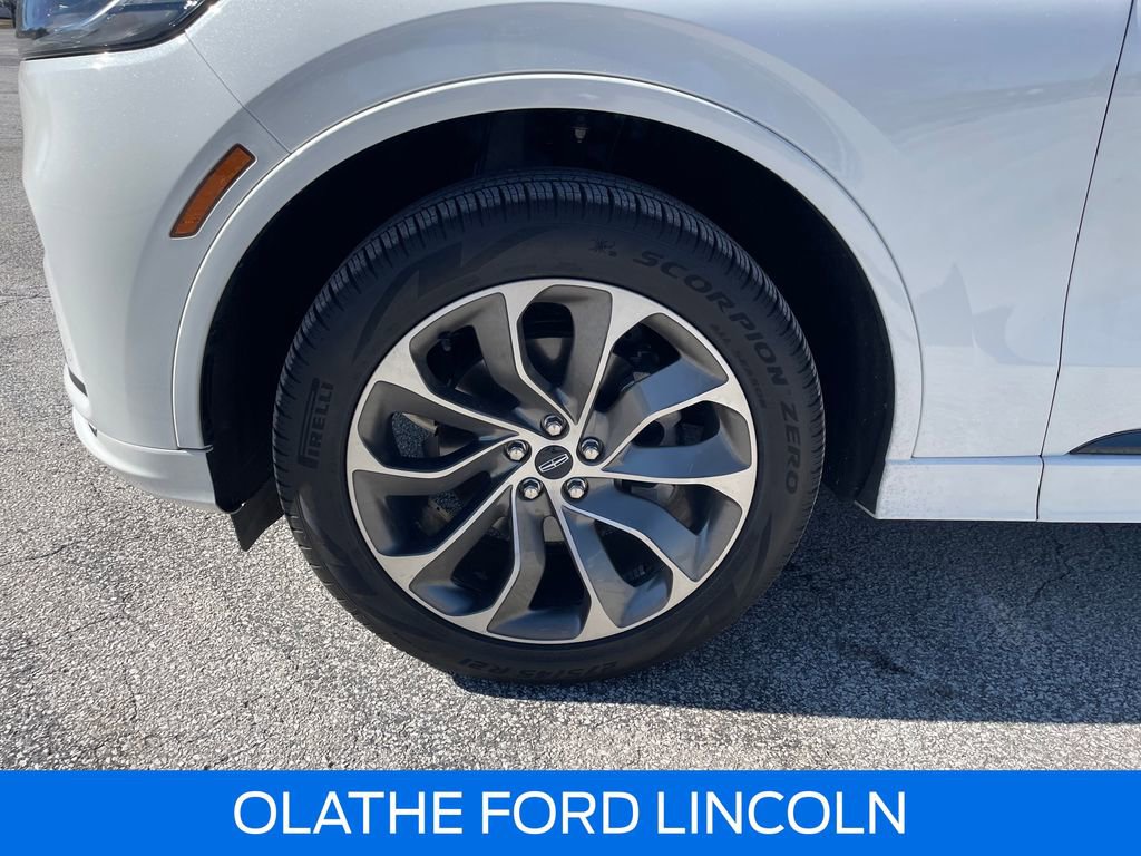 Used 2025 Lincoln Aviator Premiere w/ Jet Appearance Package image 32