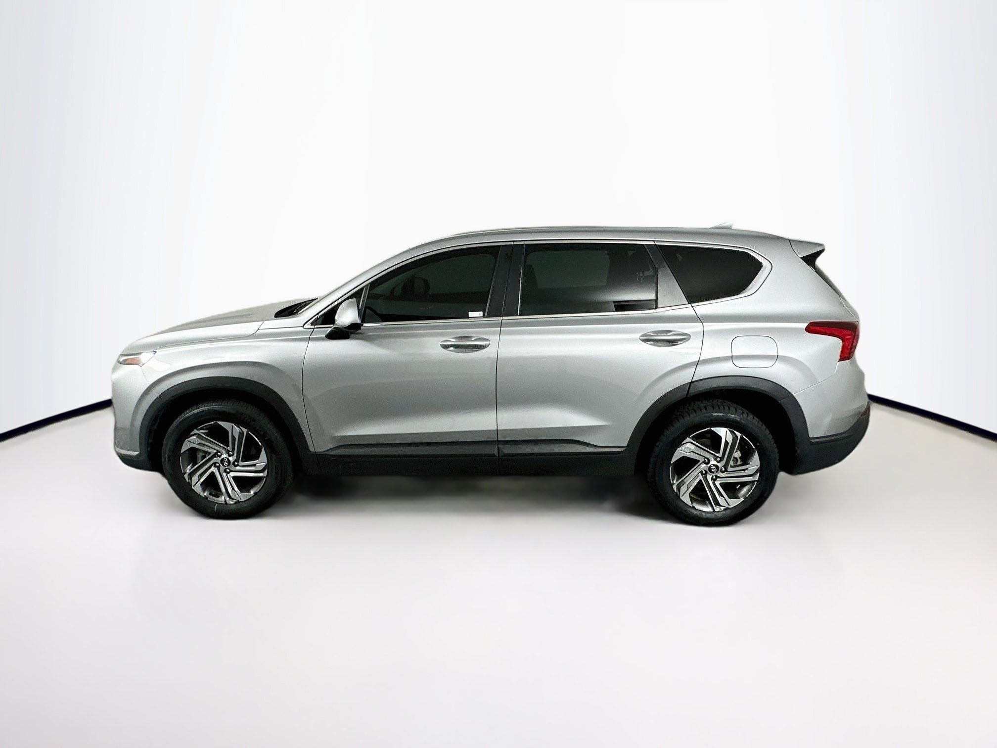Used 2023 Hyundai Santa Fe SE FWD image 4