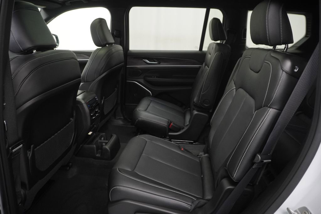 New 2026 Jeep Grand Cherokee L Limited AWD/4WD image 17