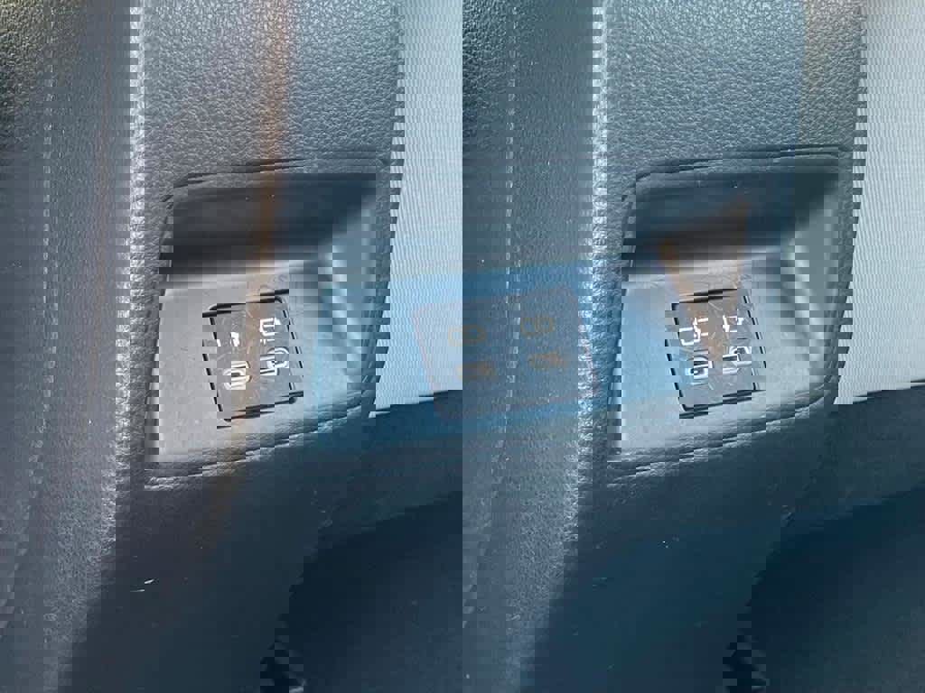 Used 2024 Toyota Corolla LE image 17