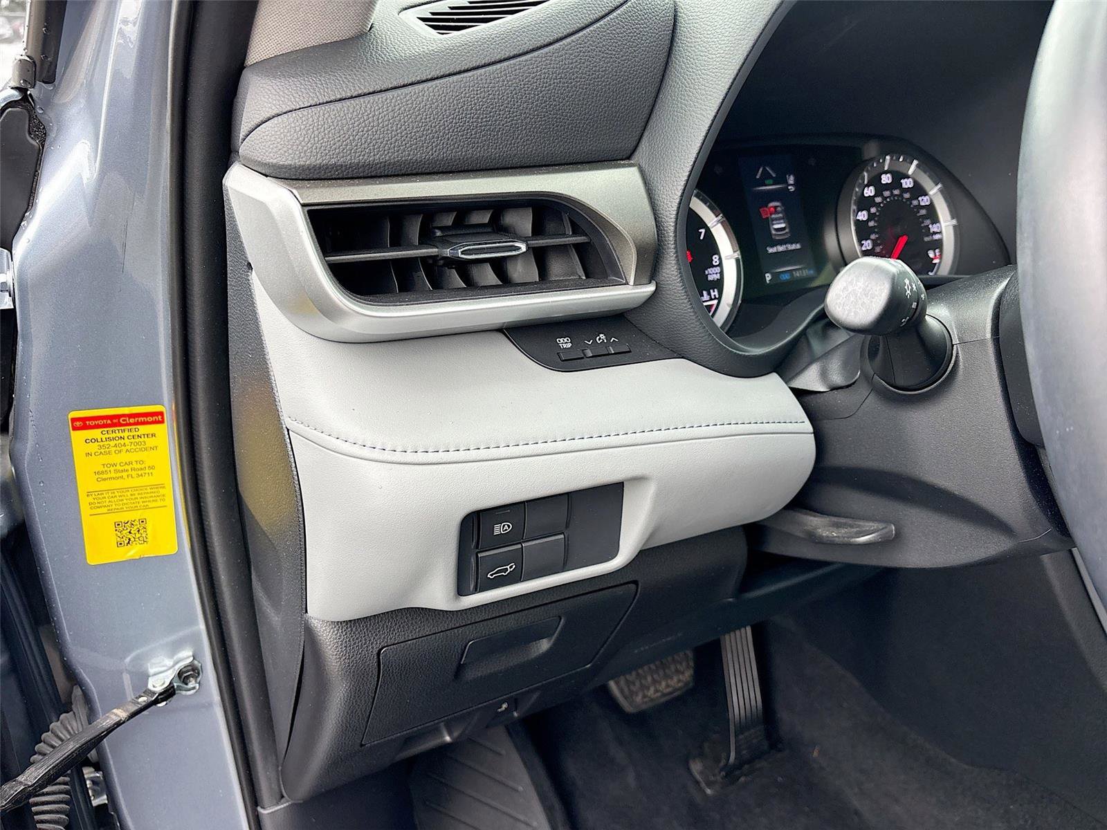 Used 2021 Toyota Highlander LE image 11