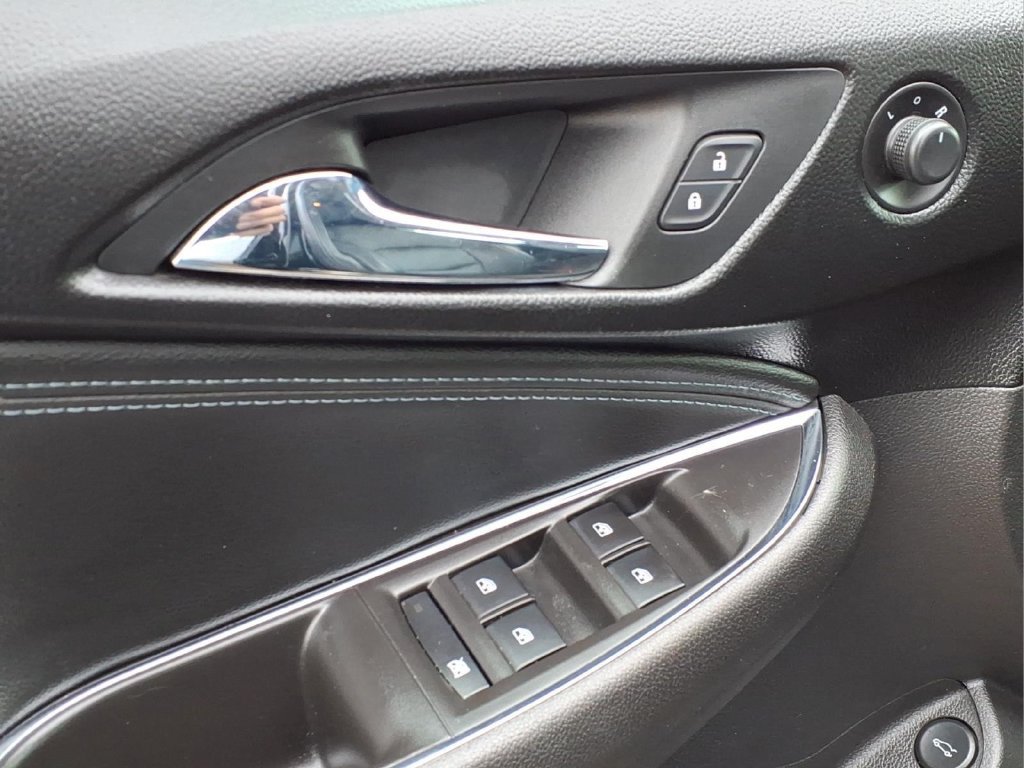 Used 2016 Chevrolet Cruze Premier FWD image 18