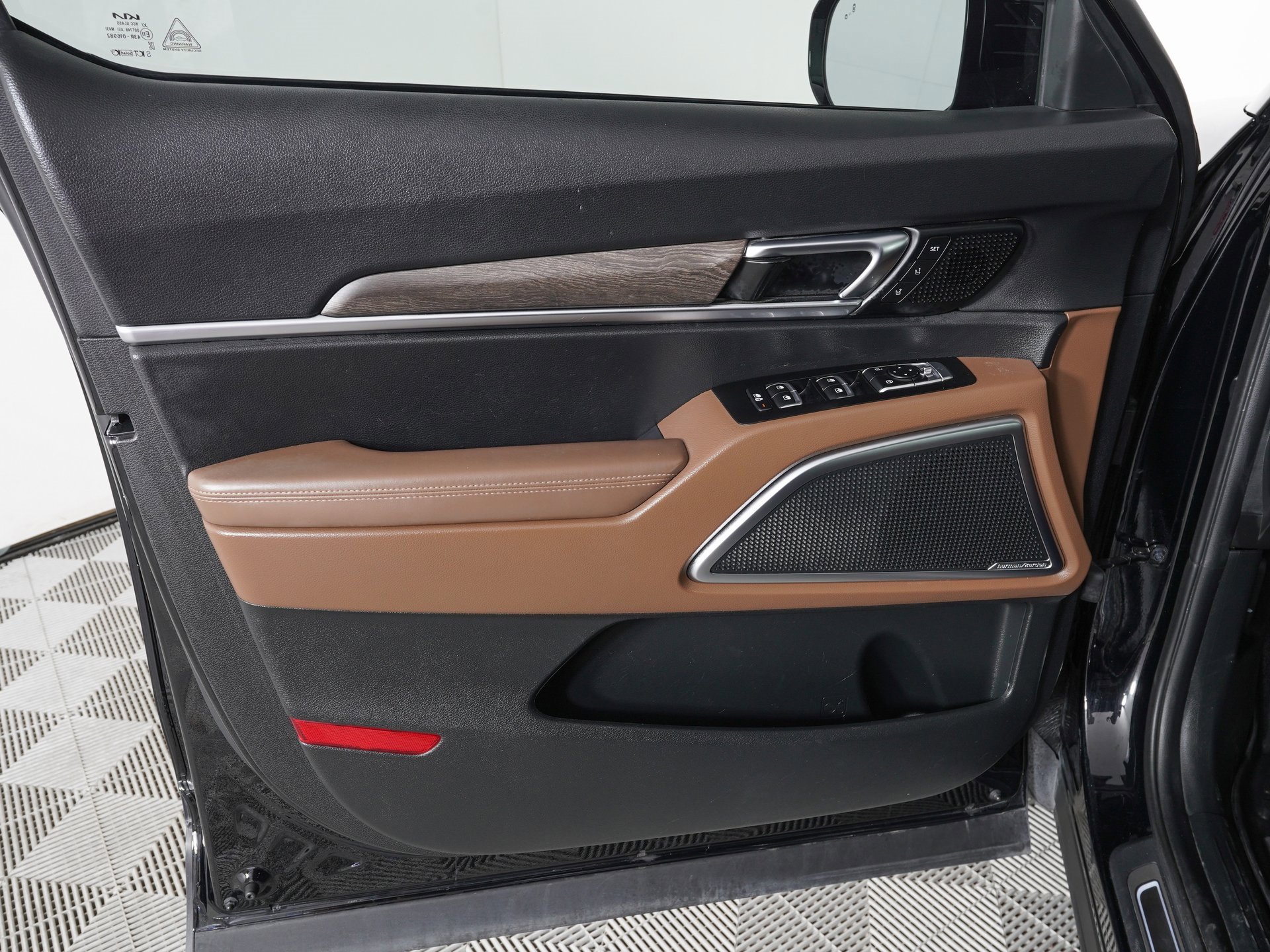 Used 2022 Kia Telluride SX w/ SX Prestige Package image 17