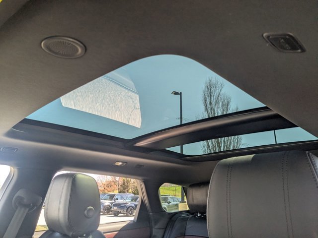 Used 2021 Land Rover Range Rover Evoque R-Dynamic HSE image 16