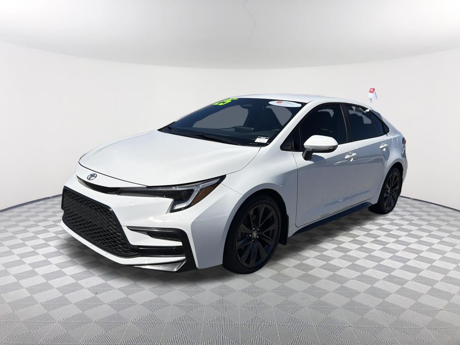Certified 2025 Toyota Corolla SE FWD image 3