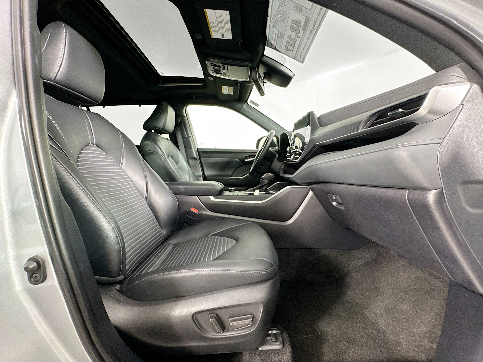 Certified 2025 Toyota Highlander XSE AWD/4WD image 29