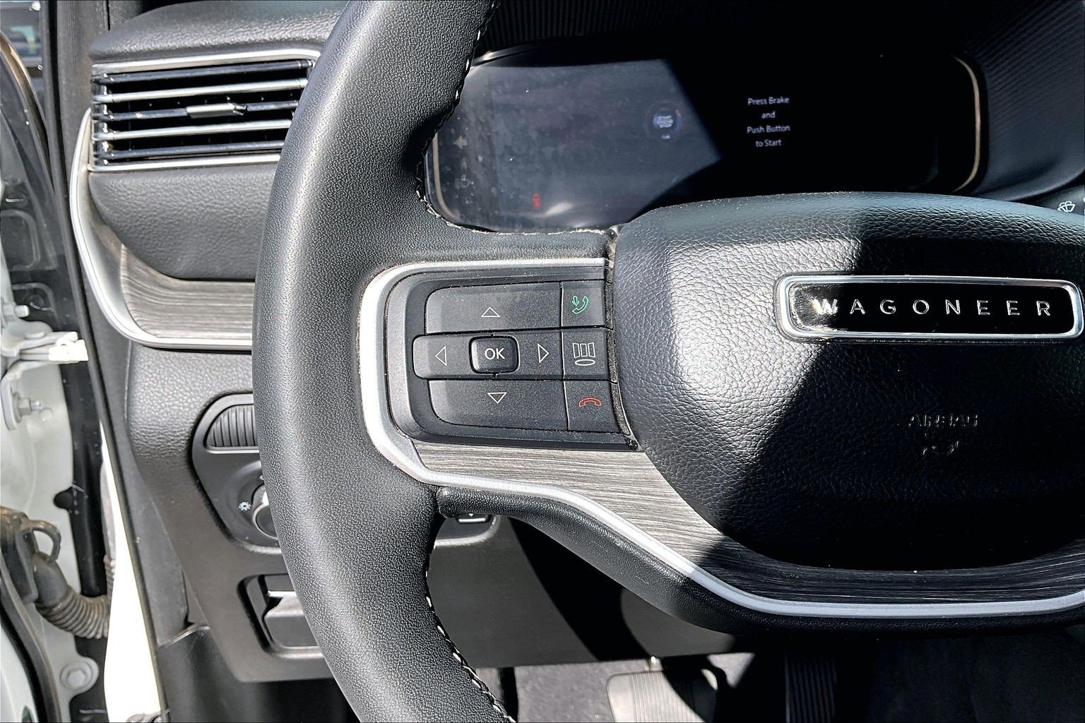 Used 2024 Jeep Wagoneer Series III AWD/4WD image 11