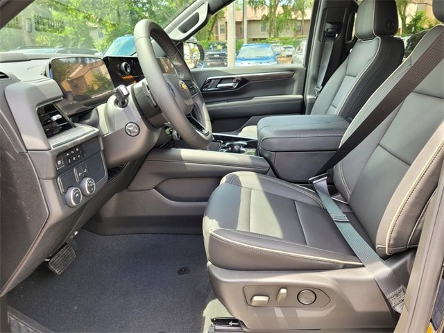 New 2025 Chevrolet Suburban Premier image 14