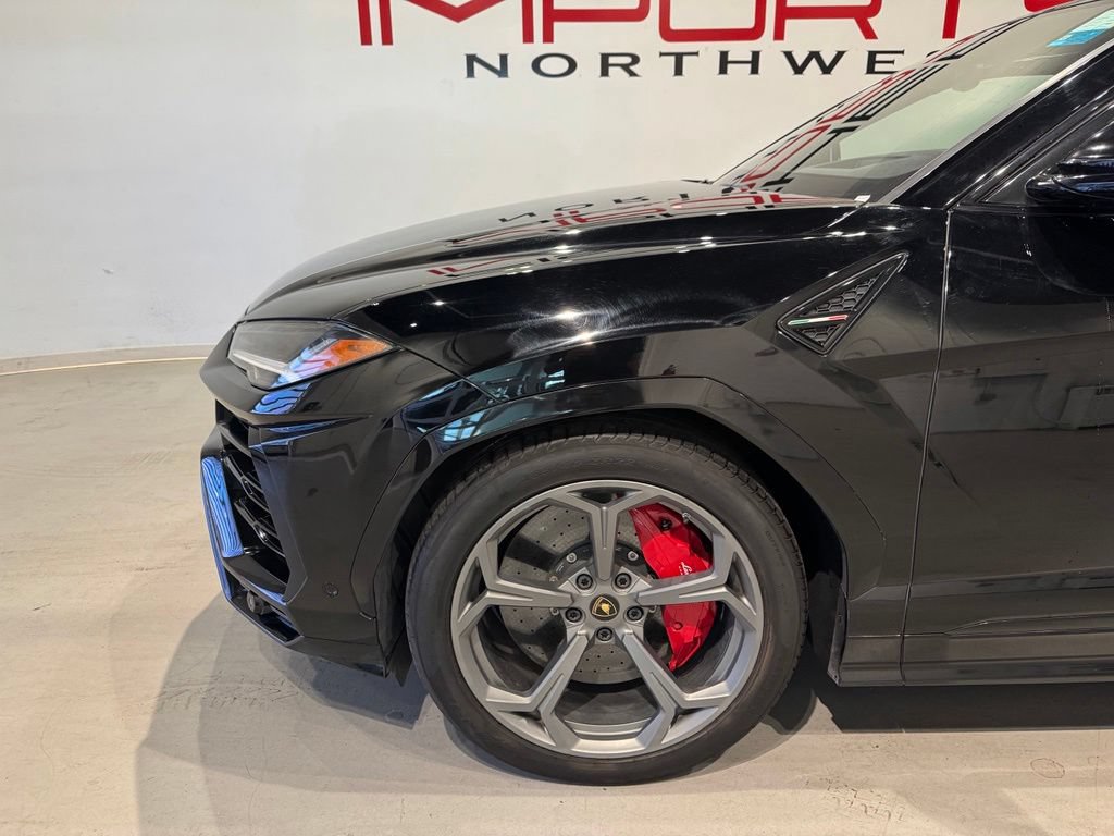 Used 2020 Lamborghini Urus AWD/4WD image 3