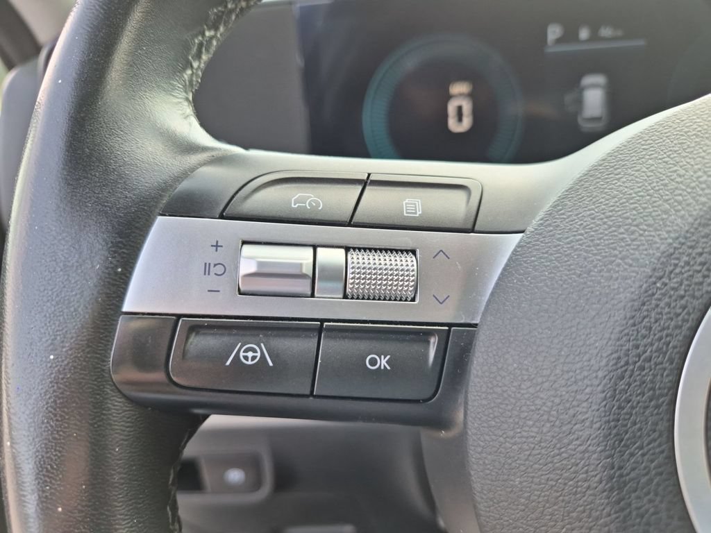 Used 2025 Hyundai Kona SEL FWD image 18