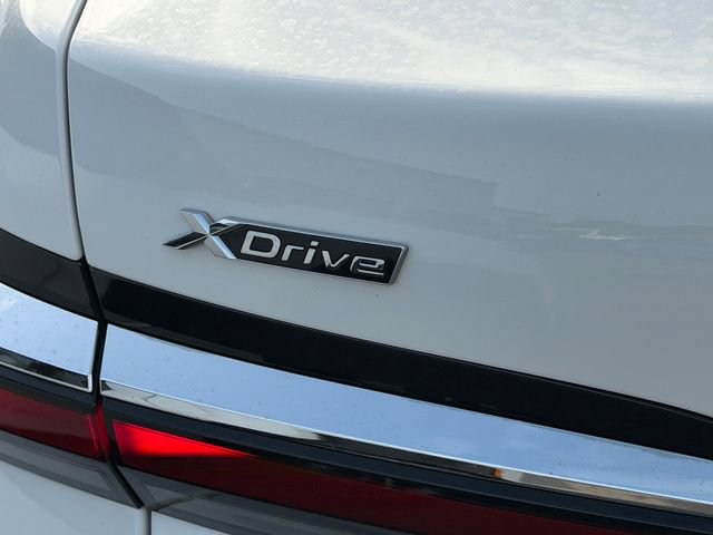 Used 2023 BMW 760i xDrive AWD/4WD image 14