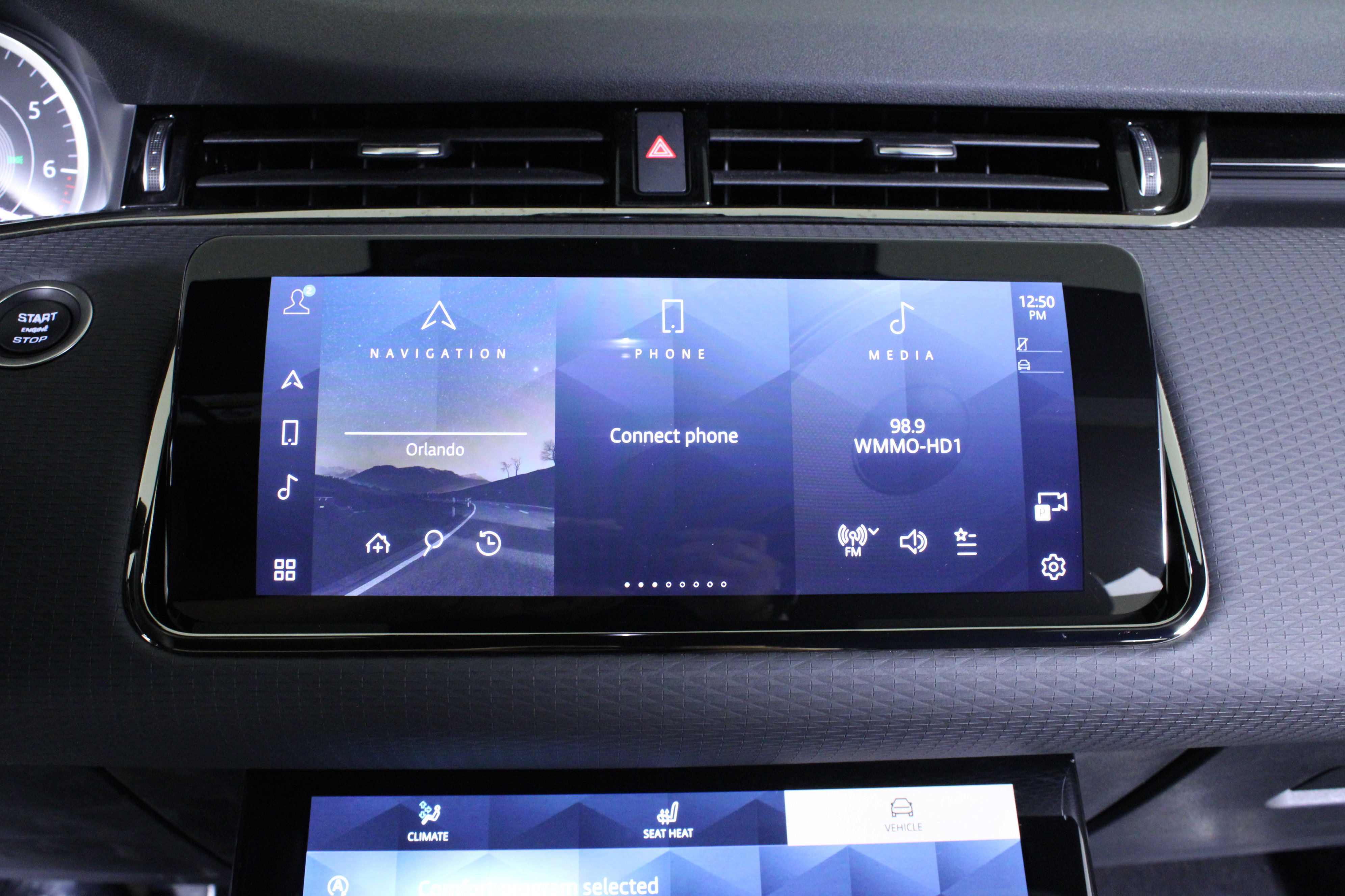 Used 2023 Land Rover Range Rover Evoque R-Dynamic S image 26