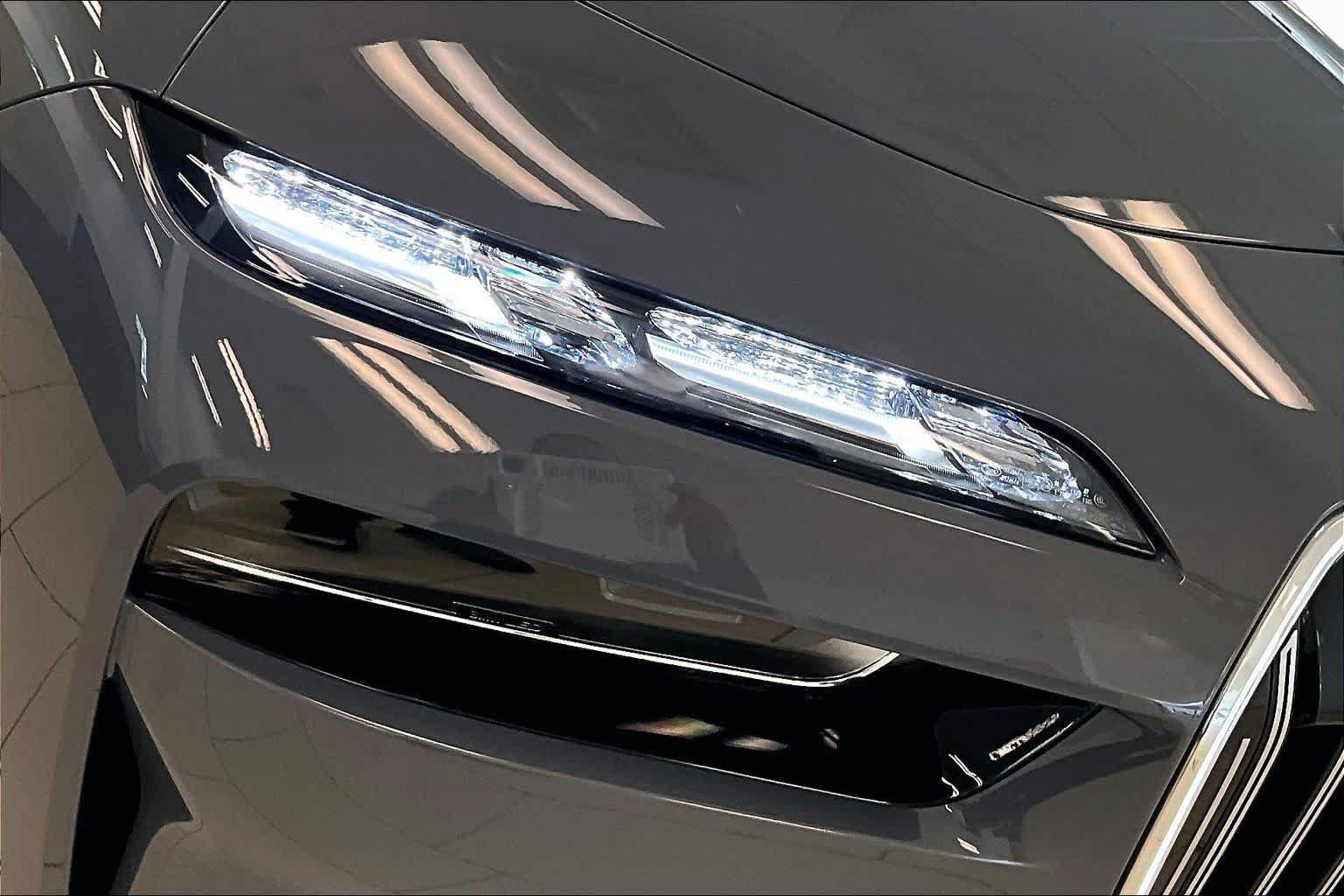 Used 2024 BMW i7 xDrive60 w/ Executive Package AWD/4WD image 26
