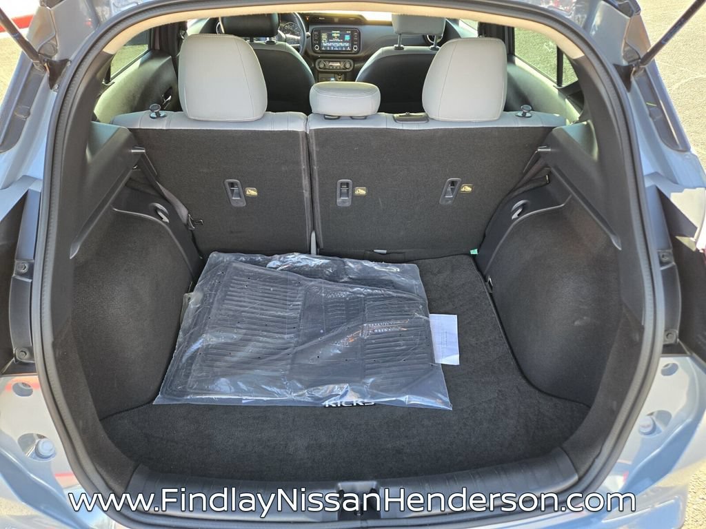Used 2023 Nissan Kicks SR w/ SR Premium Package FWD image 14