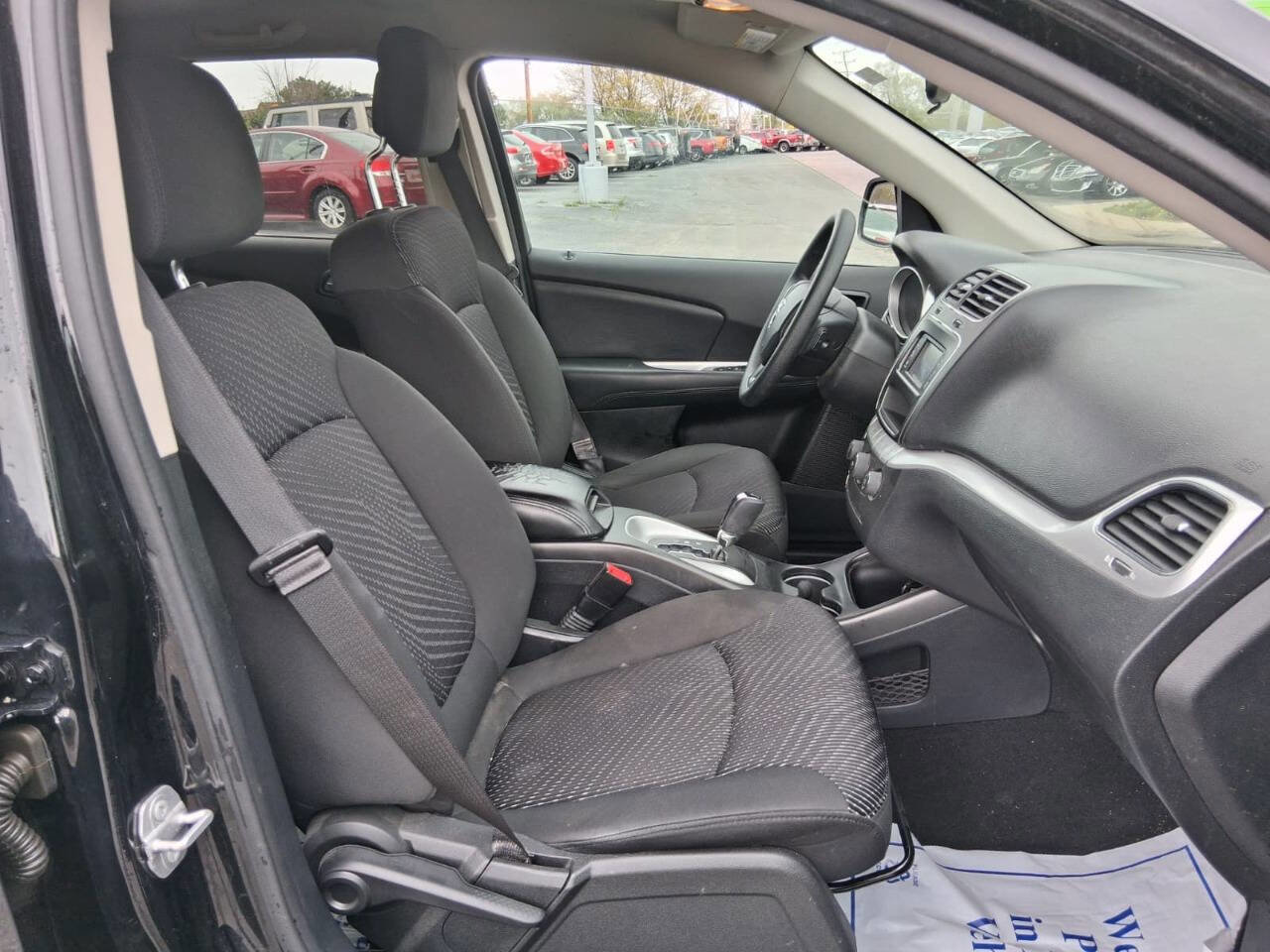 Used 2018 Dodge Journey SE FWD image 9