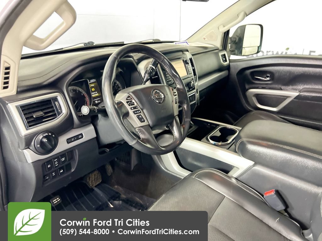 Used 2018 Nissan Titan PRO-4X AWD/4WD image 3