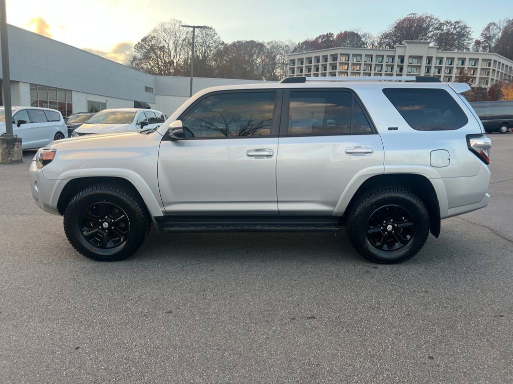 Used 2020 Toyota 4Runner SR5 Premium image 10