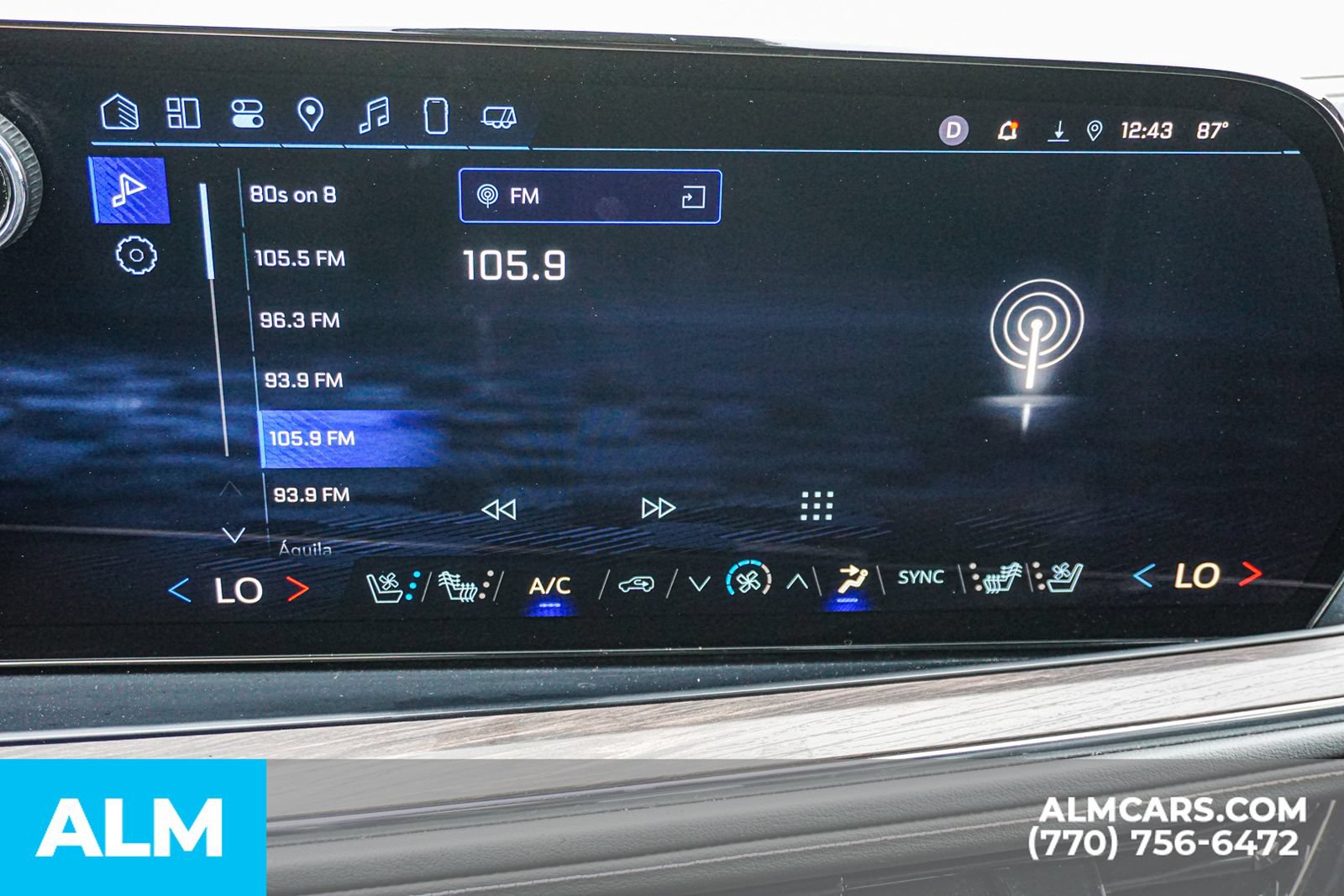 Used 2025 Chevrolet Suburban Premier AWD/4WD image 42