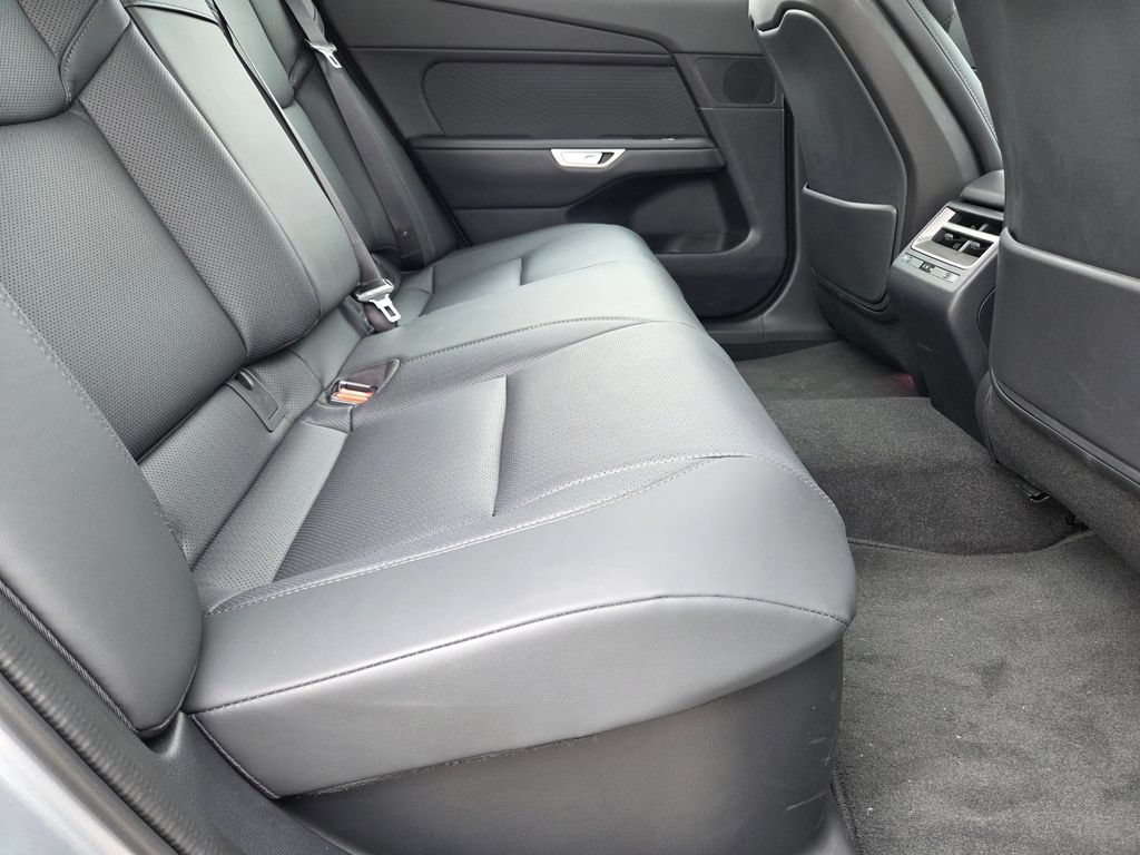 New 2026 Lexus ES 350e FWD image 37