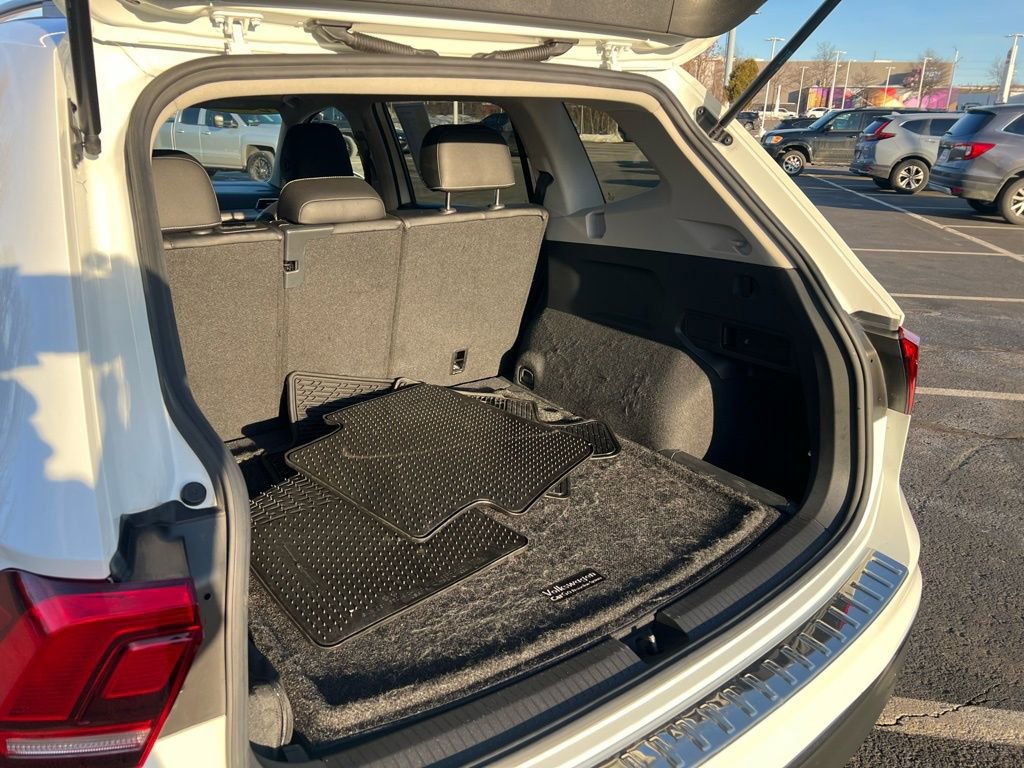 Used 2021 Volkswagen Tiguan SE w/ Panoramic Sunroof Package image 34