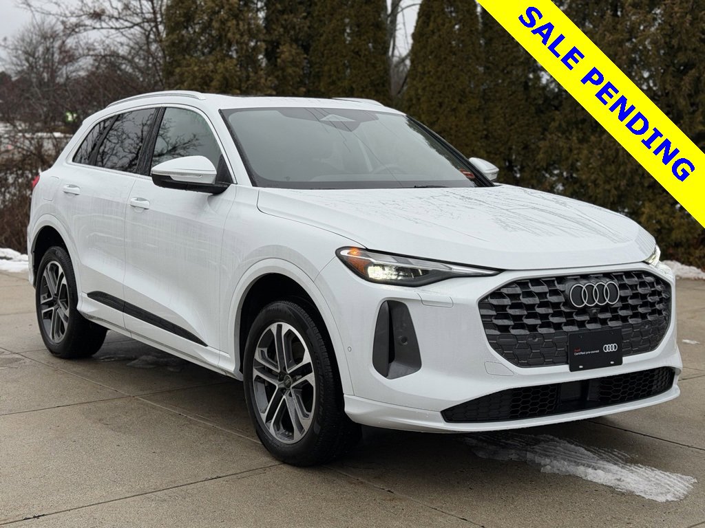 Used 2025 Audi Q5 Premium w/ Convenience Package image 1