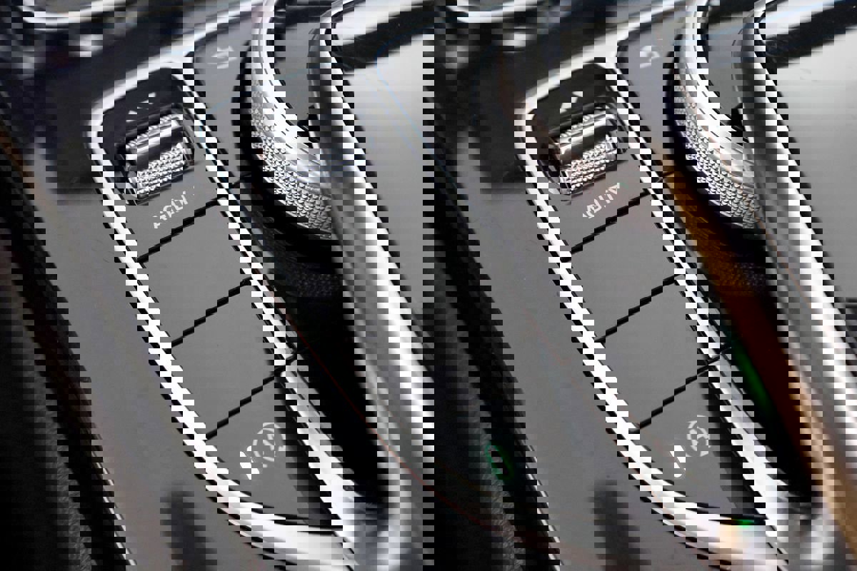 Used 2015 Mercedes-Benz C 300 Sport image 36