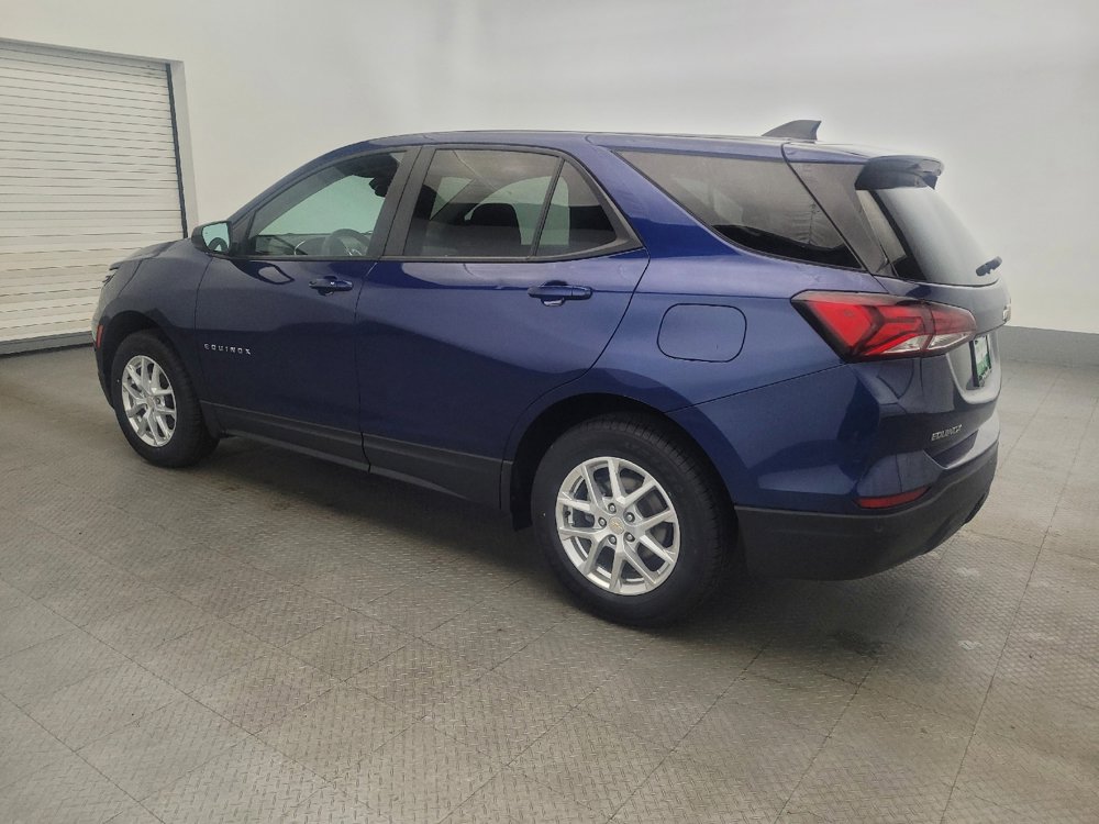 Used 2022 Chevrolet Equinox LS image 3