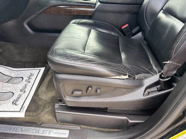 Used 2015 Chevrolet Suburban LT image 31