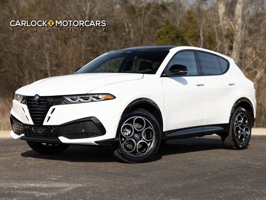 New 2026 Alfa Romeo Tonale w/ Black Premium Package image 1