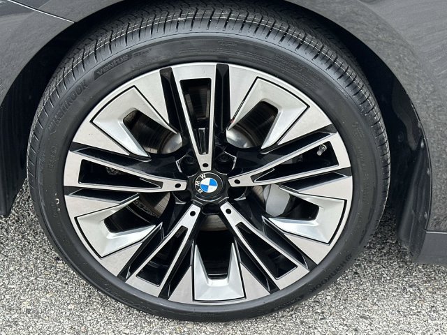 Certified 2024 BMW 530i xDrive w/ Premium Package AWD/4WD image 13