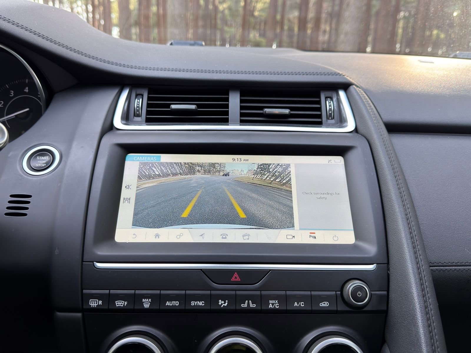 Used 2020 Jaguar E-PACE image 4