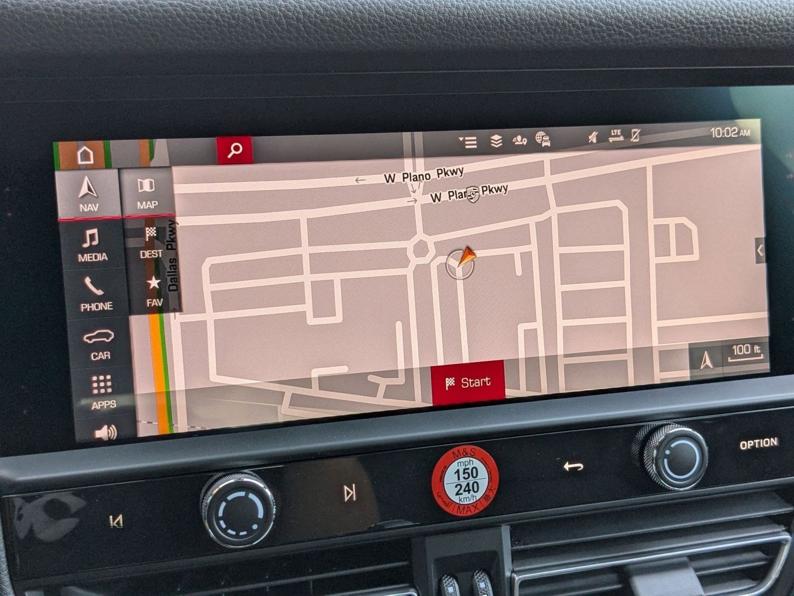 Certified 2025 Porsche Macan image 18