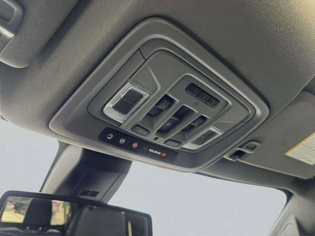 Used 2022 GMC Sierra 3500 Denali AWD/4WD image 35